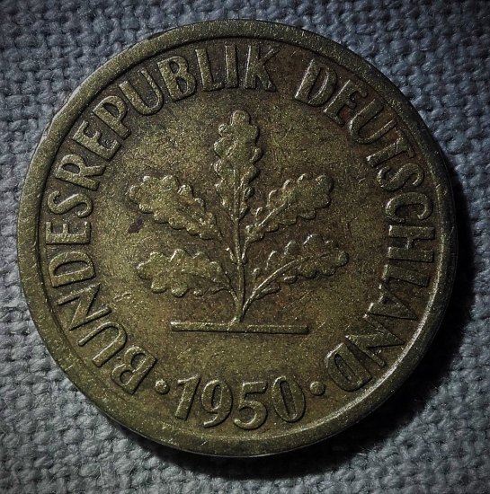 10 Pfennig 1950 J.  Šicí stroj vydal tajemství :)