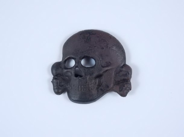 SS Totenkopf für die Schirmmütze Nr.4