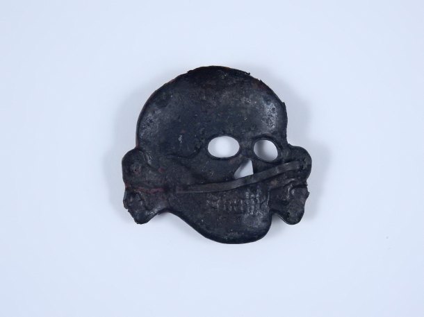 SS Totenkopf für die Schirmmütze Nr.4