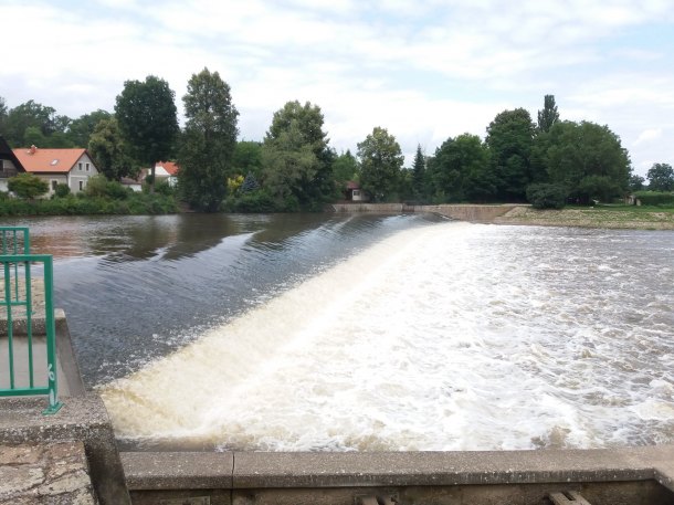 Pozdrav od Hostenického jezu