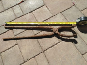 Blacksmith tongs