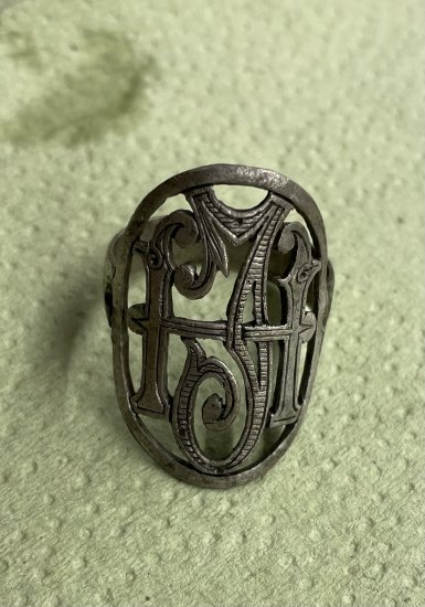 Ag ring s monogramem