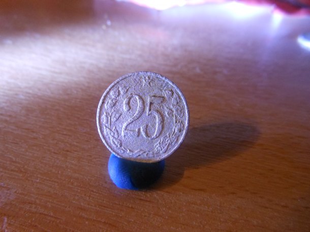 25 halíků