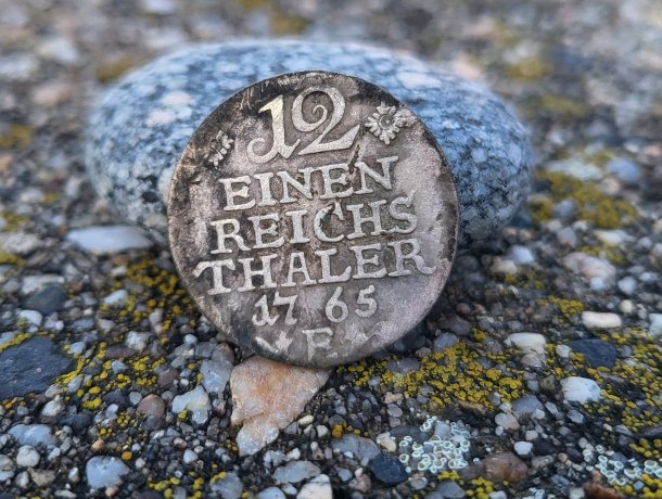 12 Einen Thaler 1765 E