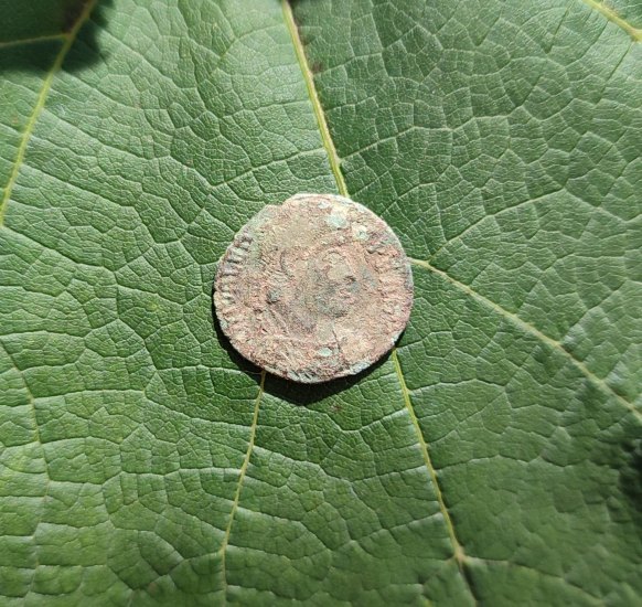 Follis Valentinian I.