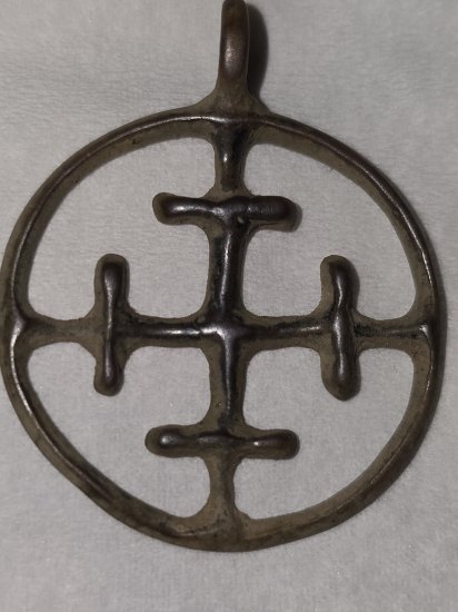 Nějaký amulet