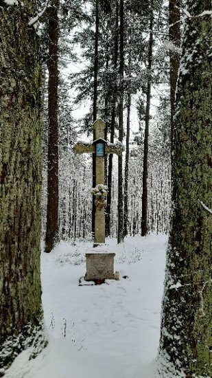 Sekera s nádechem pozdního středověku