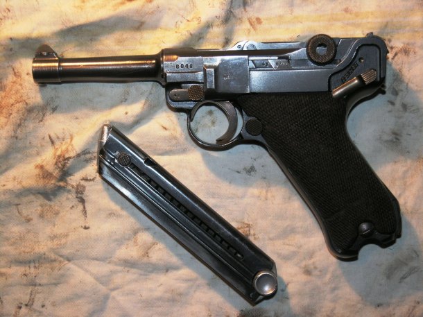 Luger P 08