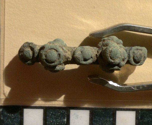 Fragment bronz. náramku