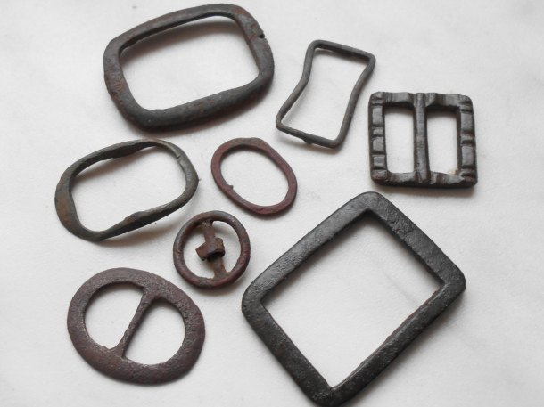 OVAL BUCKLES 1400-1600