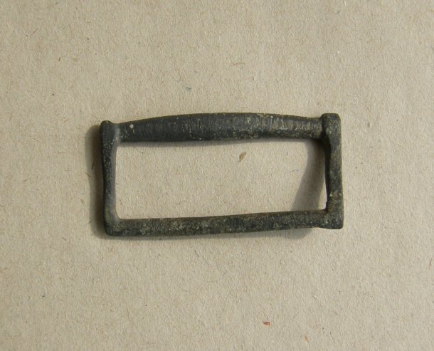 46 x 23 mm