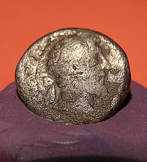 Denár marka aurelia- 	Marcus Aurelius (161–180) – Denarius (č. 2534)