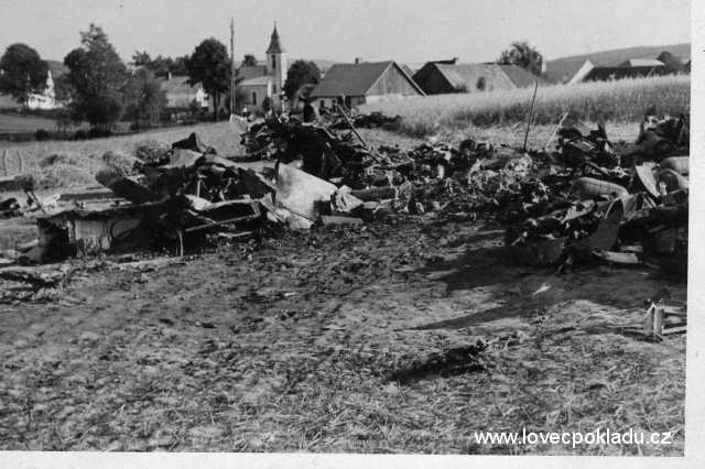 1)   Vlčice u   Jindřichova Hradce 24.4(sic).1944