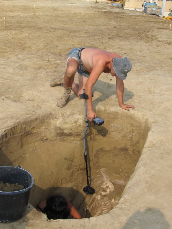 Archeologové a použití detektoru kovů při výzkumu