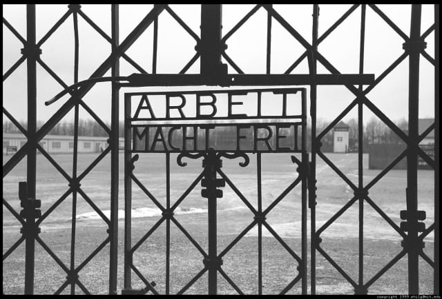 Arbeit macht frei – vstupní brána z Dachau nalezena v Norsku