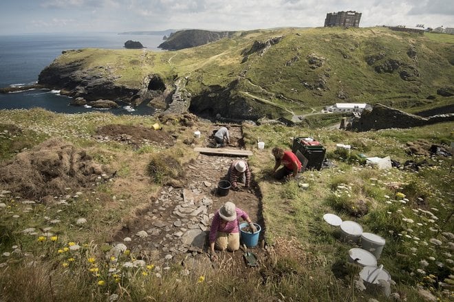 Archeologické zprávy nejen pro hledače s detektory kovu 4/2017