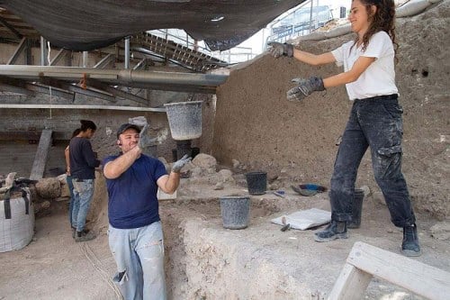 Archeologické zprávy nejen pro hledače s detektory kovu 4/2018