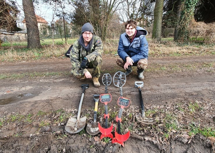 Minelab Vanquish 340 and 540 - Christmas testing