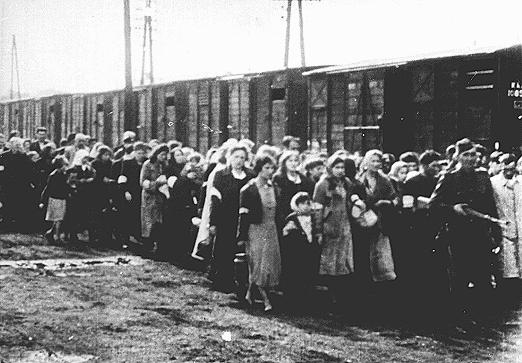 22.7. 1942 Beginn der Deportation von Juden aus dem Warschauer Ghetto