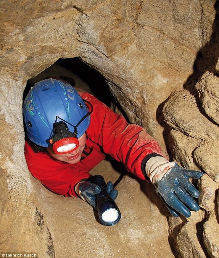 2 Jun 2011 Massive Tunnels verbinden Schottland mit der Türkei