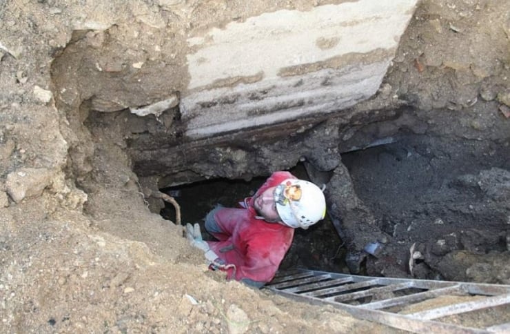 1. 7. 2007 The entrance to the cave was found under the courtyard of the castle