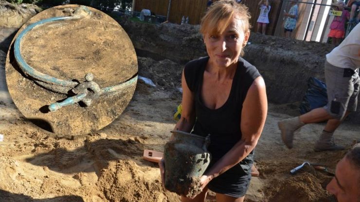 Ein ungewöhnlicher Friedhof der Prioratskultur und ein Kriegergrab mit einer perfekt erhaltenen römischen Situla in Polen