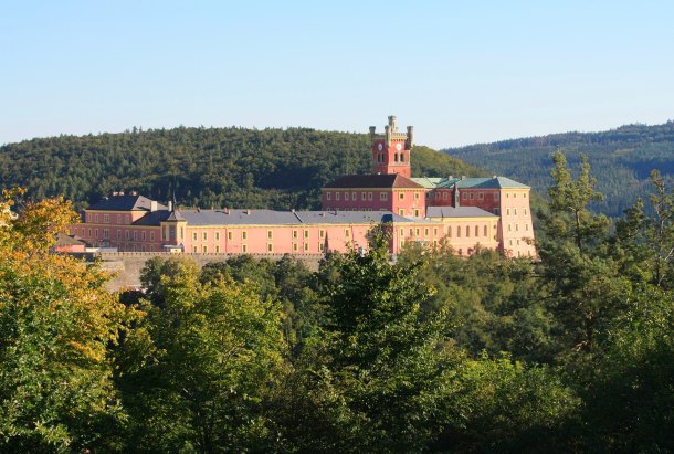 Nemilosrdná věznice Mírov.