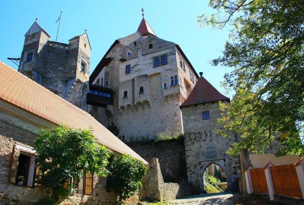 Nedobitá pevnost -Hrad Pernštejn