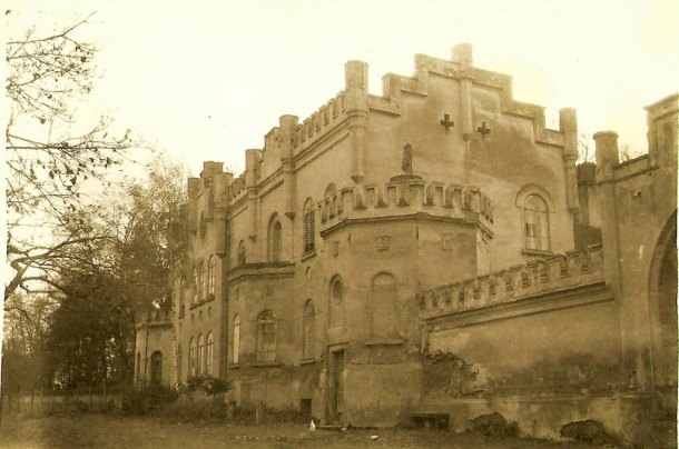 Zámek Bayerovka a Šebestův parní mlýn.