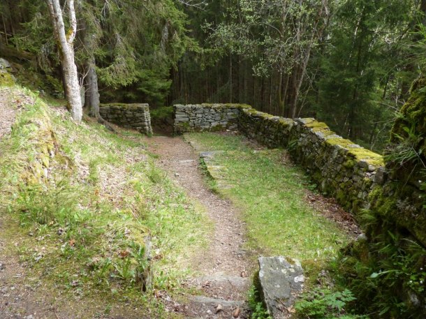 Lesní hrádek Aichelburg.