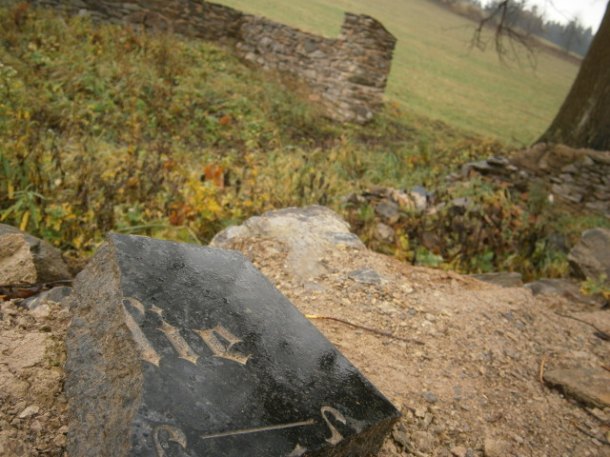 Stollenhau,Štolnava,Prameny.