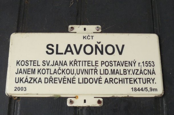 Dřevěný kostel ve Slavoňově