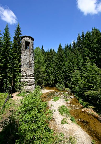 Protržená přehrada Dessendorf v Jizerských horách