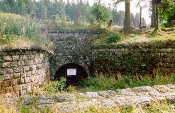 Protržená přehrada Dessendorf v Jizerských horách