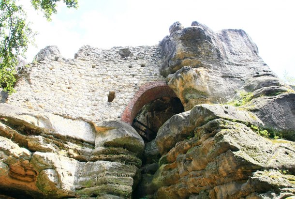 Hrad Rotštejn s čerty nejsou žerty