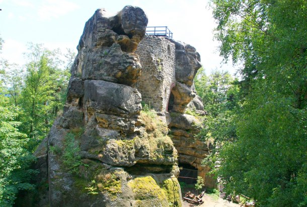 Hrad Rotštejn s čerty nejsou žerty