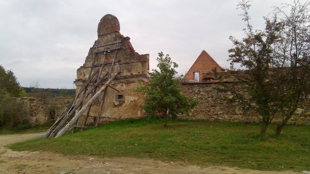 BAROKNÍ DVŮR BOROTÍN ZVANÝ STARÝ ZÁMEK